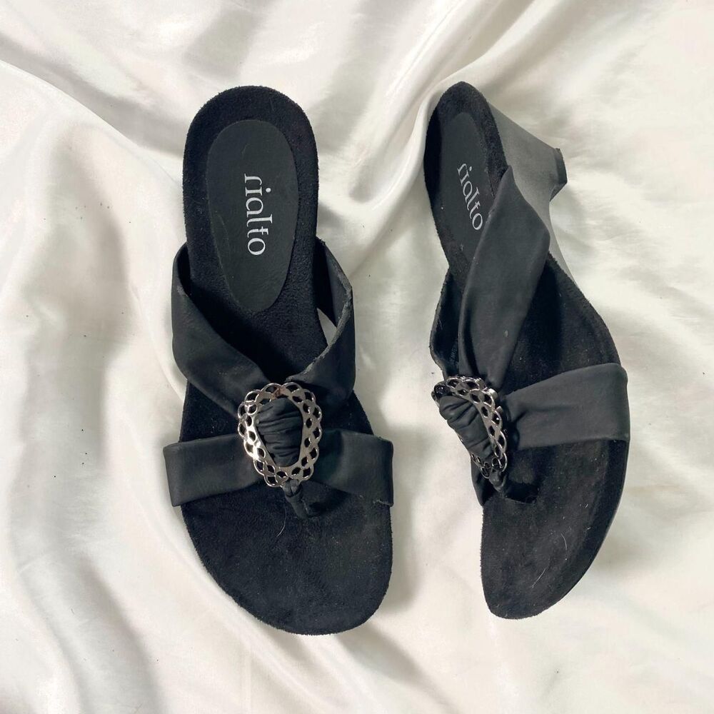 Rialto 90s Black Silver Buckle Detail Kitten Heels Size US 7.5